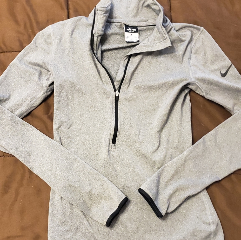 Nike pro half zip dry fit